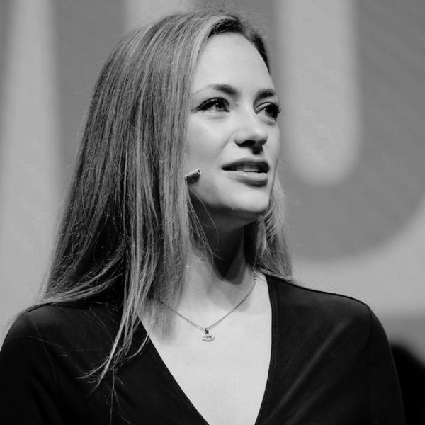 Directora creativa en IA y publicidad