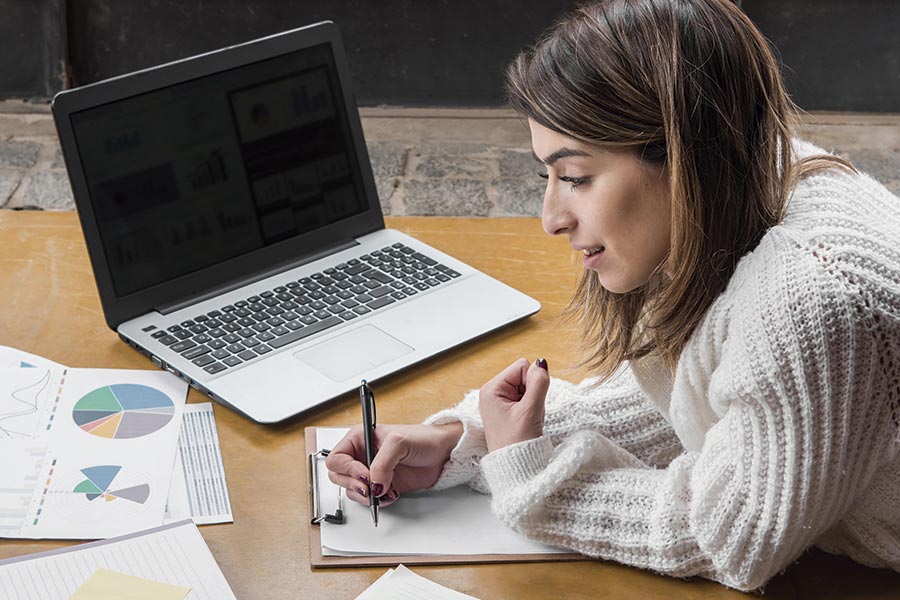 Analyzing social media metrics